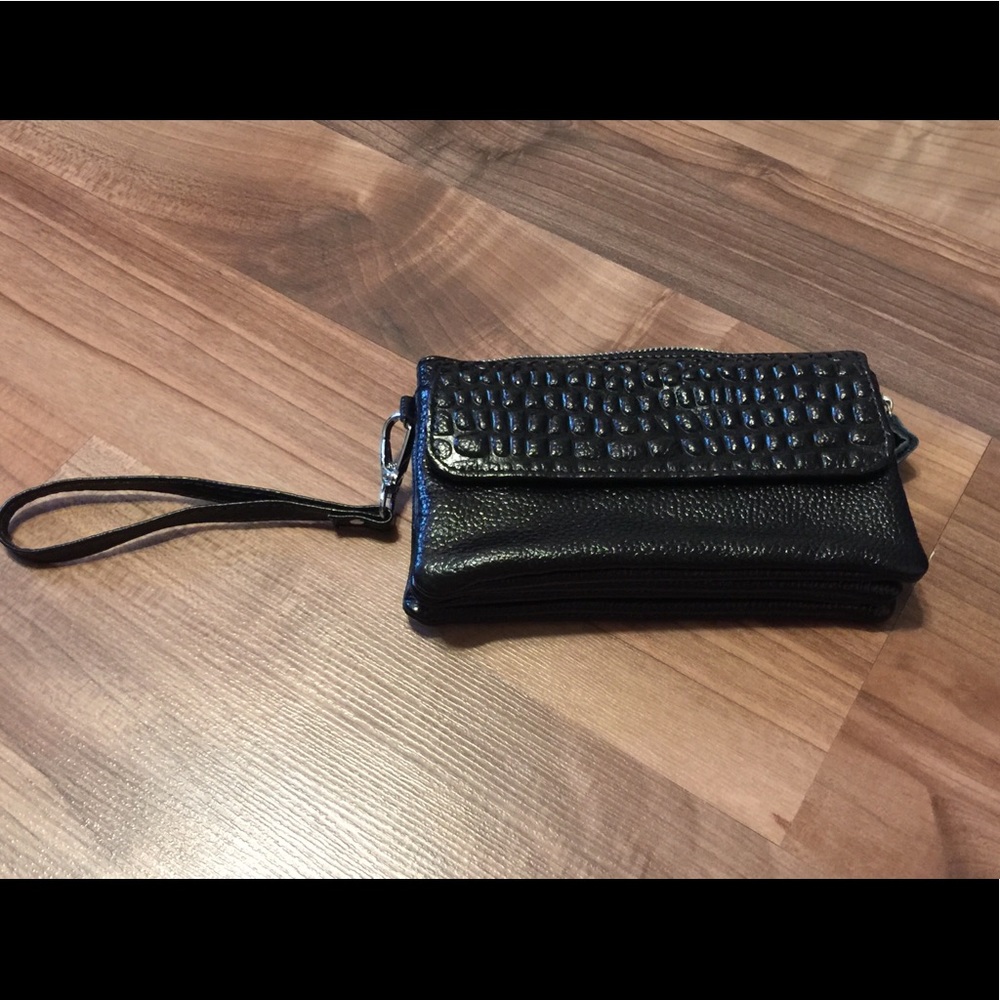 NWOT - Black Wristlet